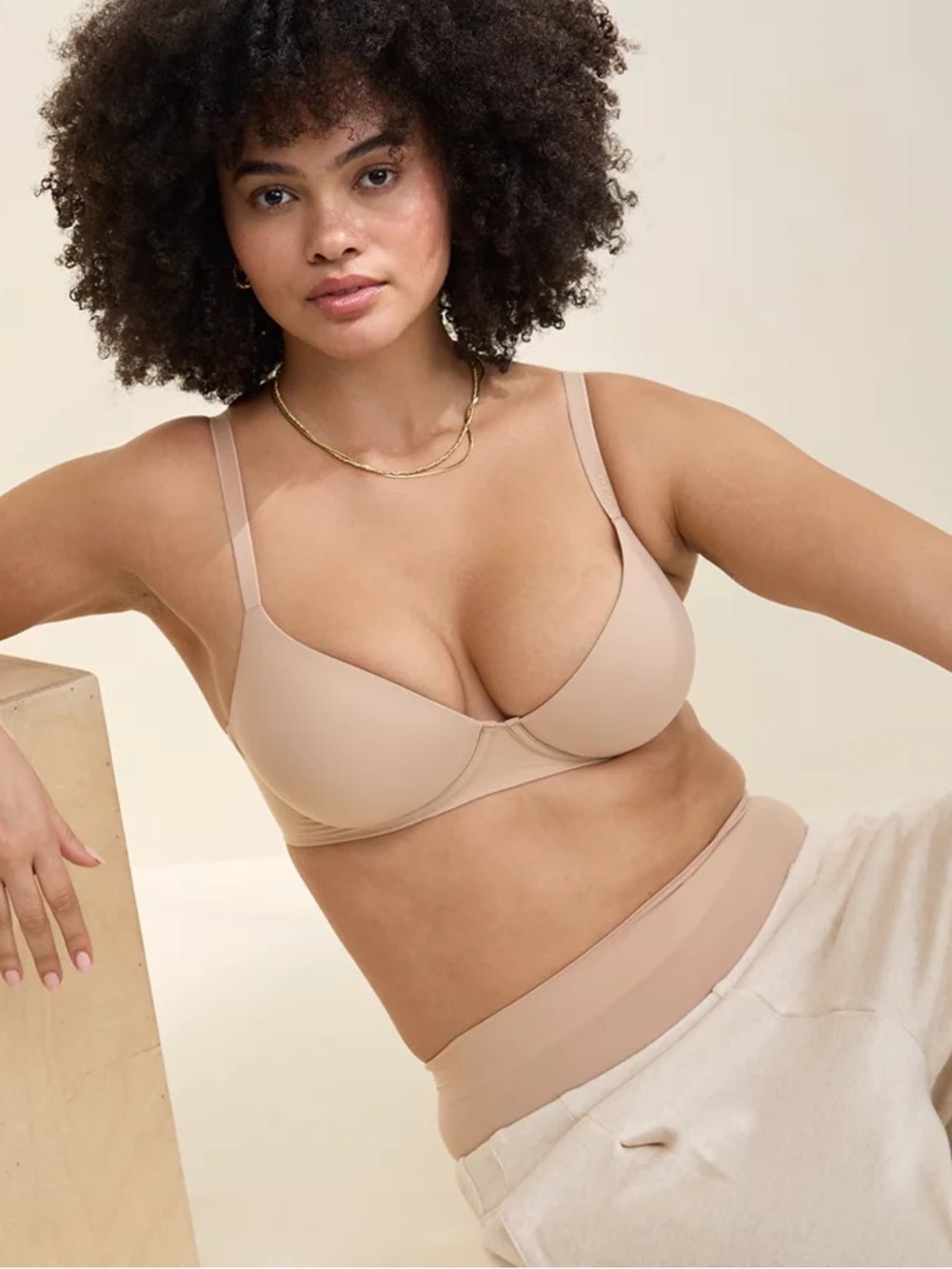 SMOOTHEZ Arie Pull On Push-Up Beige Bra - Seamless Support